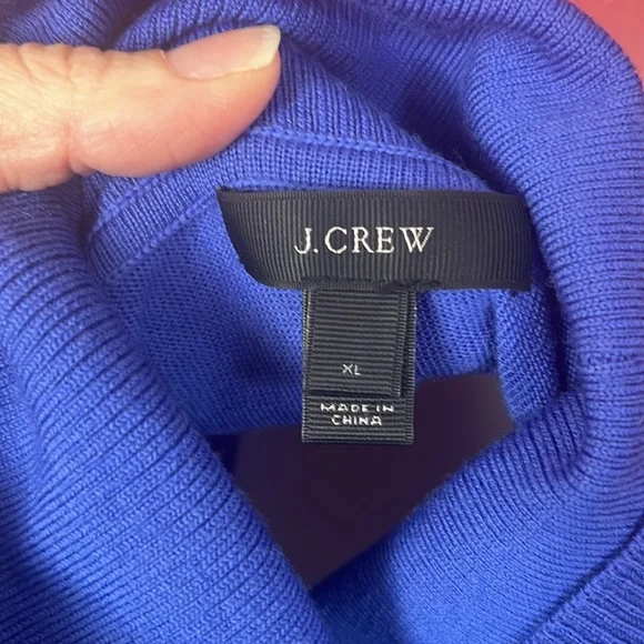 Like new J Crew blue merino wool lightweight turtleneck - Picture 8 of 12